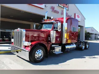 2023 Peterbilt 389