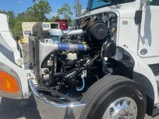 2020 Peterbilt 337