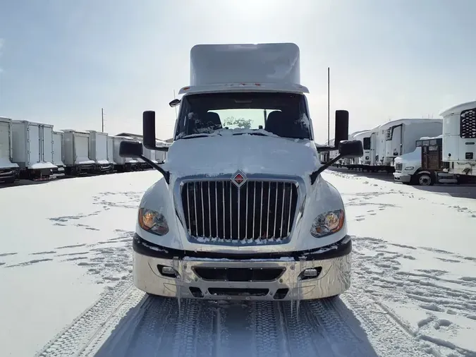 2019 NAVISTAR INTERNATIONAL LT625 DAYCAB T/A8b49b04e97c25f91a70afaa7c4012e9b