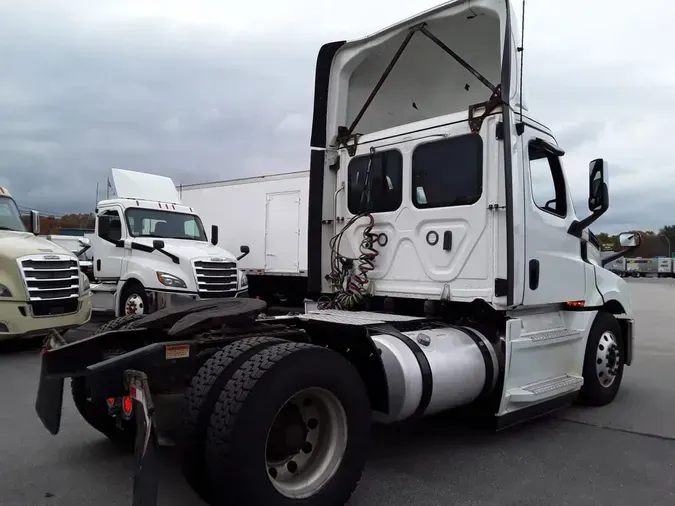 2020 FREIGHTLINER/MERCEDES NEW CASCADIA 1268b4f0209e95d89f59c443316dba3e895