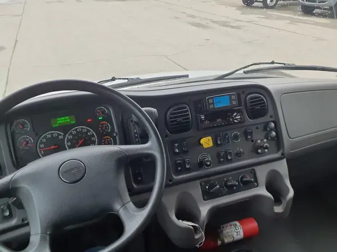 2021 FREIGHTLINER/MERCEDES M2 106