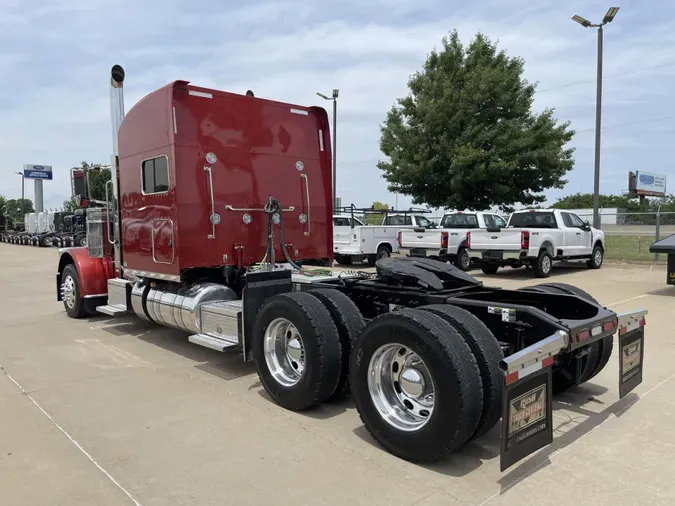 2023 Peterbilt 389