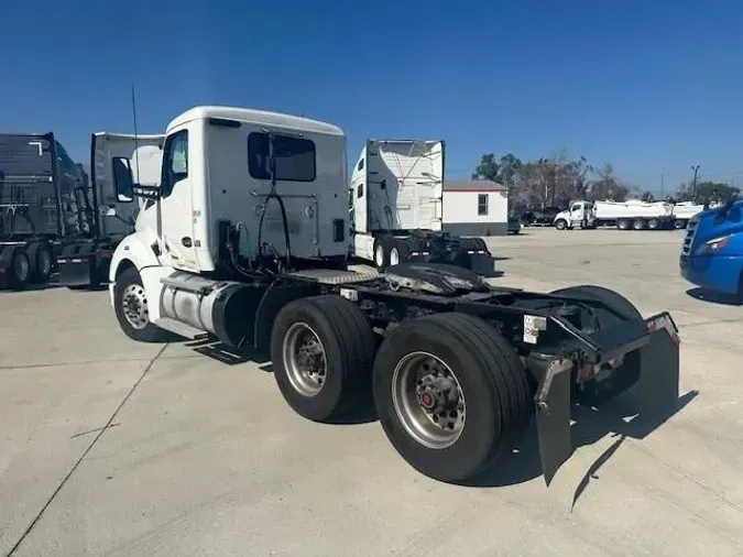 2022 Kenworth T6808b5520d7c104eff329e34422f5206414