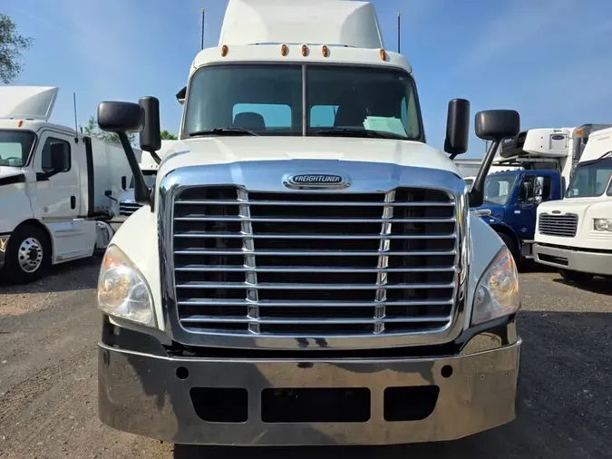 2018 FREIGHTLINER CASCADIA 125