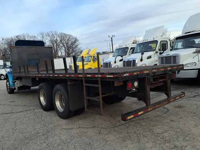 2018 FREIGHTLINER/MERCEDES M2 106