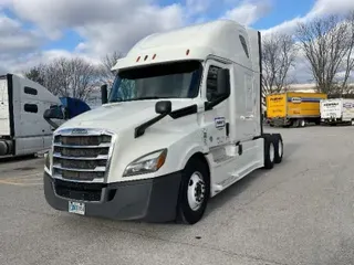 2018 Freightliner T12664ST