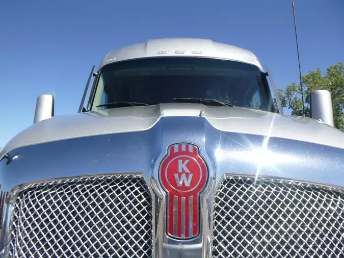 2023 Kenworth T680