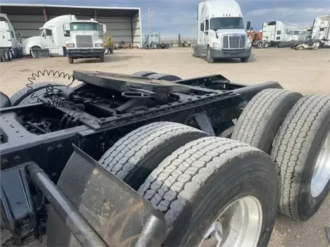 2013 KENWORTH T700
