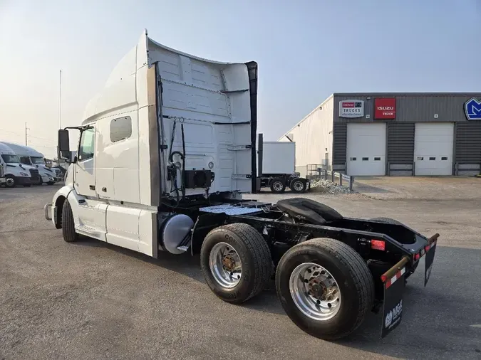 2022 VOLVO VNL64T740