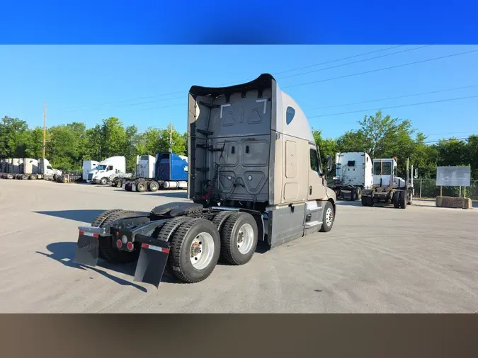 2025 Freightliner Cascadia 126