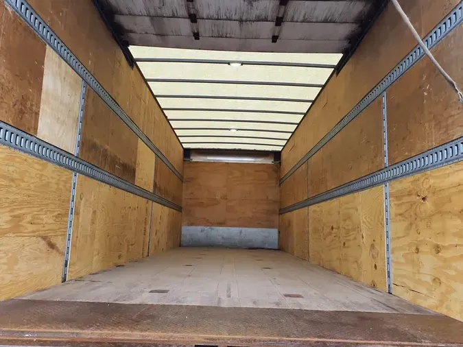 2018 FREIGHTLINER M2 106
