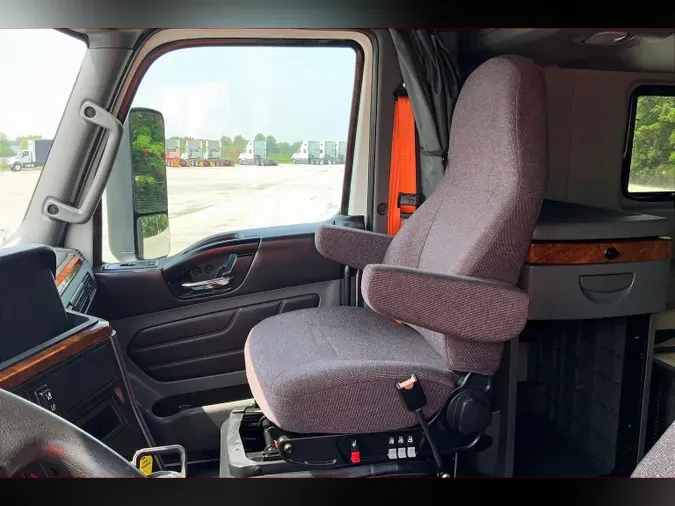 2022 INT LT625 6x4