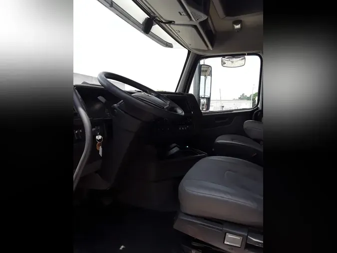 2020 VOLVO VNL64T-760