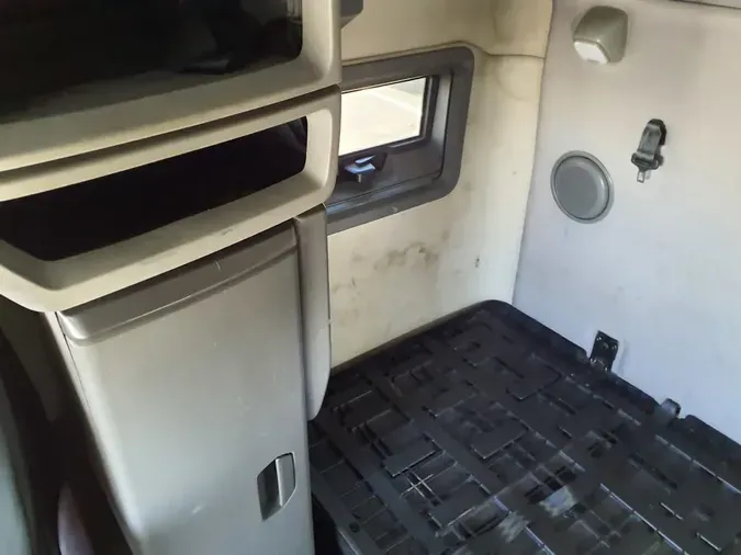 2020 VOLVO VNL64T-760