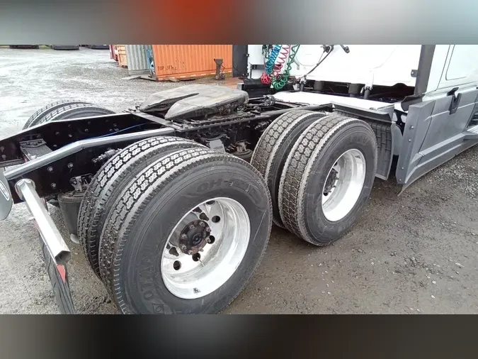 2022 Freightliner Cascadia 126