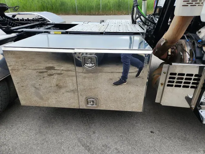 2017 MACK CXU613