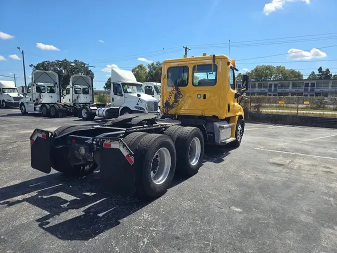 2019 FREIGHTLINER/MERCEDES CASCADIA 113