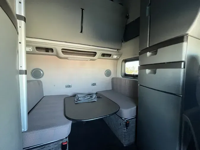 2024 VOLVO VNL64T8608b6e2acfb94f8681baf9d6898a152edc