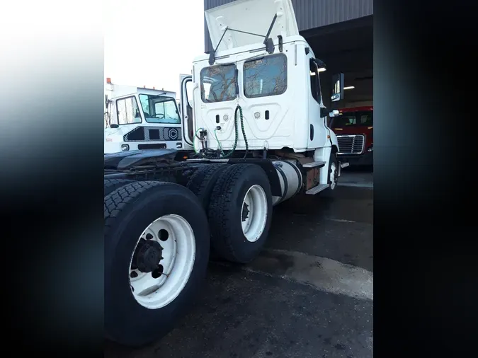 2018 FREIGHTLINER/MERCEDES CASCADIA 125