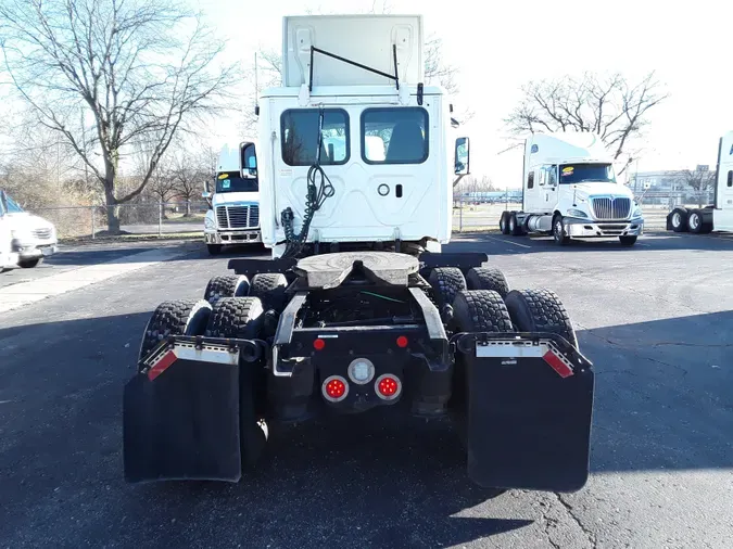 2019 FREIGHTLINER/MERCEDES CASCADIA 125