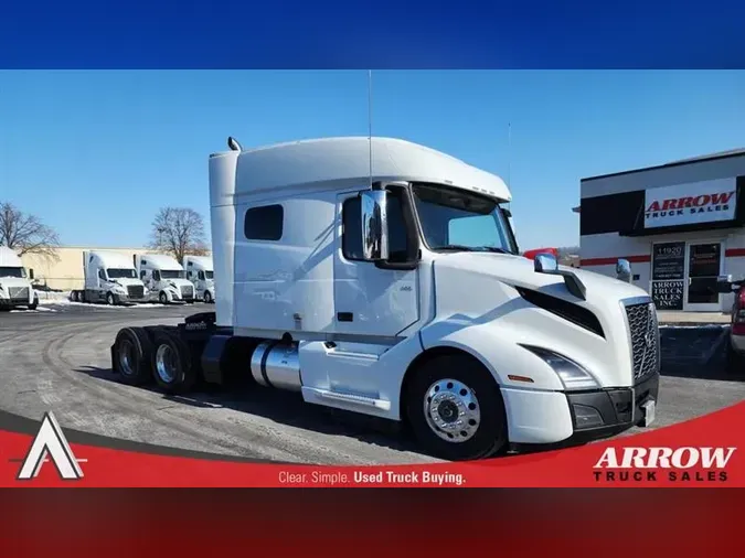 2021 VOLVO VNL740