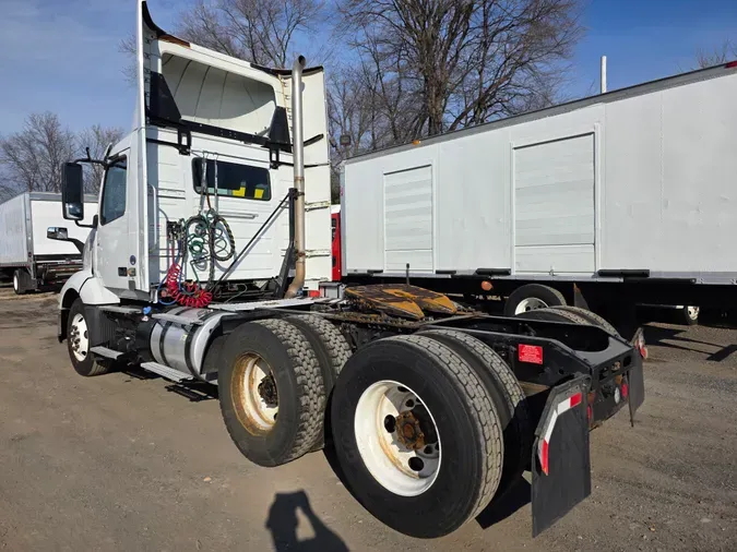 2019 VOLVO VNL64T-300