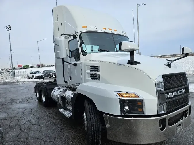 2022 MACK AN64T
