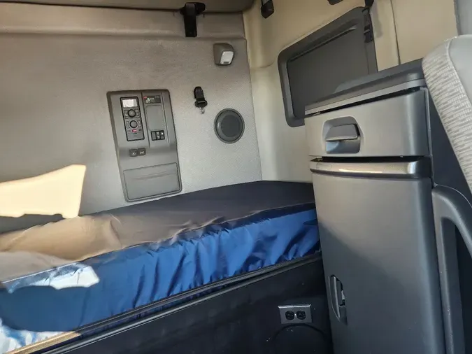 2024 VOLVO VNL64T7608b741d6a1a51643b50f31f0fd834a9b1