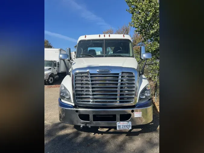 2018 FREIGHTLINER/MERCEDES CASCADIA 125