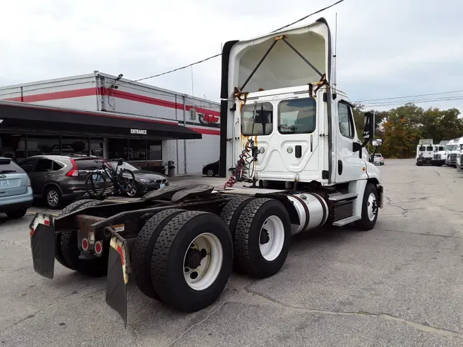 2017 FREIGHTLINER/MERCEDES CASCADIA 125