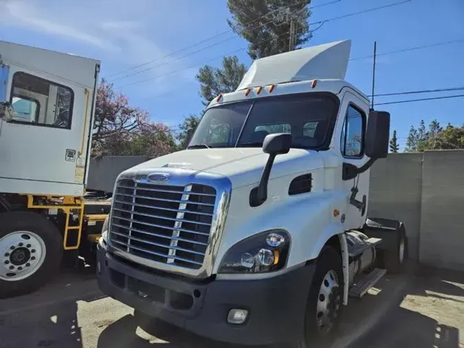 2018 FREIGHTLINER/MERCEDES CASCADIA 113