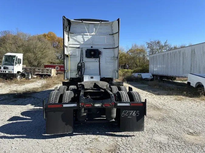 2021 VOLVO VNL64T740