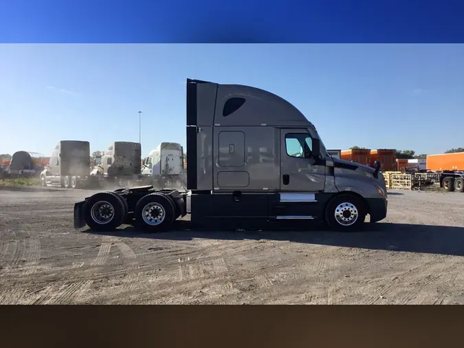 2025 Freightliner Cascadia 126