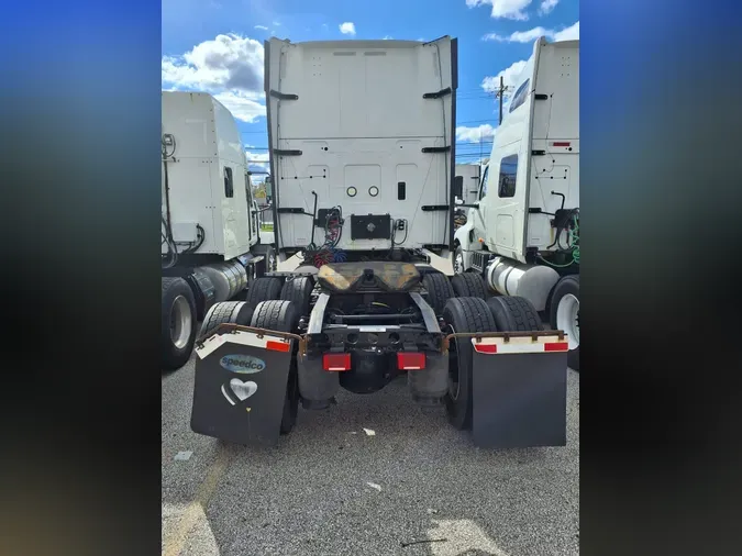 2019 NAVISTAR INTERNATIONAL LT625 SLPR CAB