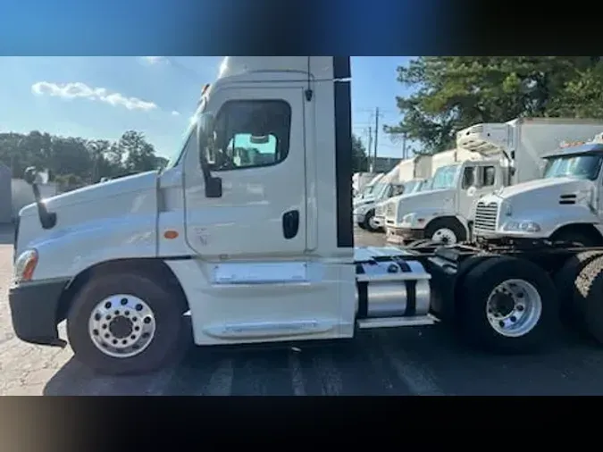 2016 FREIGHTLINER/MERCEDES CASCADIA 125