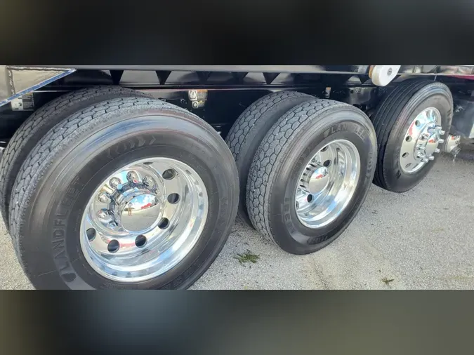 2025 Peterbilt 5898b81353fb41f7e4cc0e956f26b8b30e2