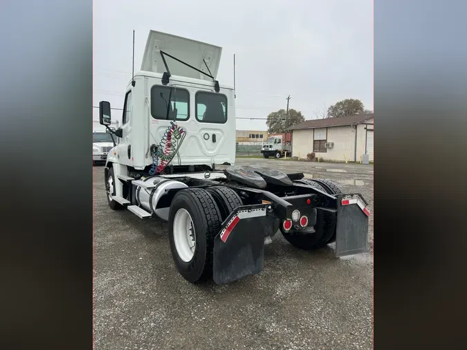 2020 FREIGHTLINER/MERCEDES CASCADIA 125