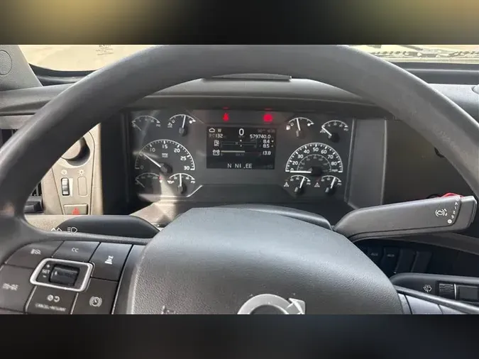 2022 VOLVO VNL860