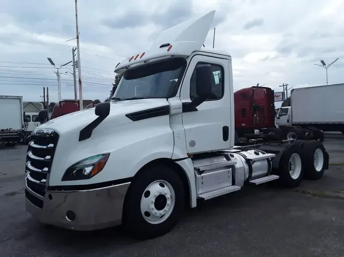 2020 FREIGHTLINER/MERCEDES NEW CASCADIA PX126648b8464e4315d21e3e7d331446c6e5c87