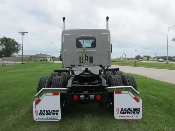2026 Kenworth T880