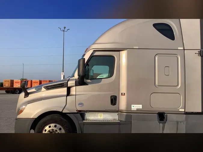 2023 Freightliner Cascadia 1268b86238135424942435ef048a57f6a2e