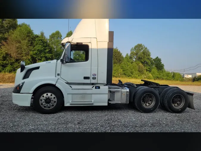 2018 Volvo VNL300
