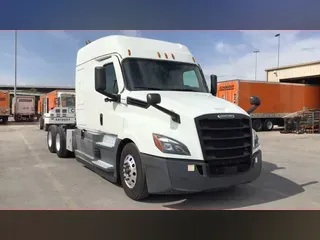 2021 Freightliner Cascadia 126