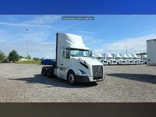2018 Volvo VNL300