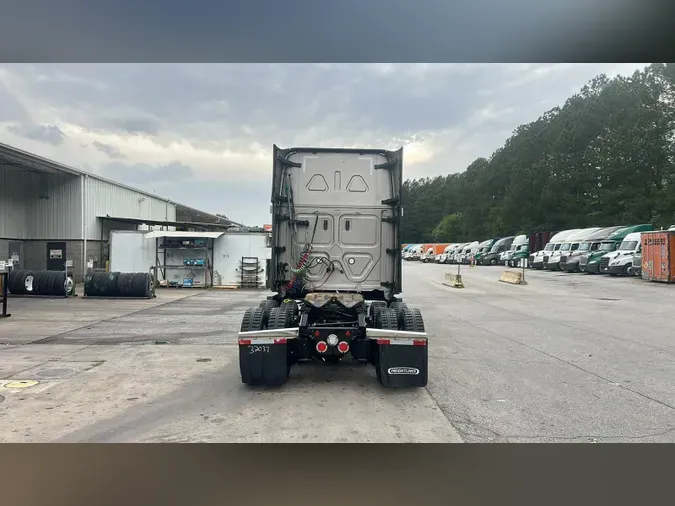 2024 Freightliner Cascadia 126