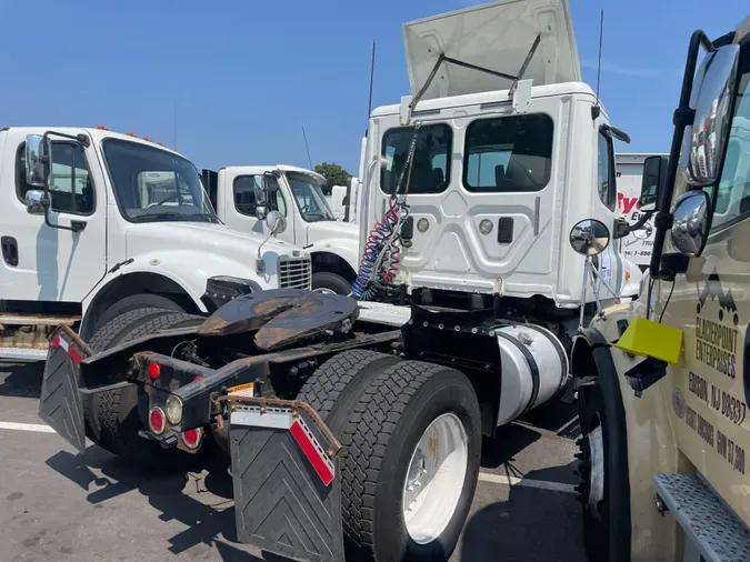 2016 FREIGHTLINER/MERCEDES CASCADIA 125