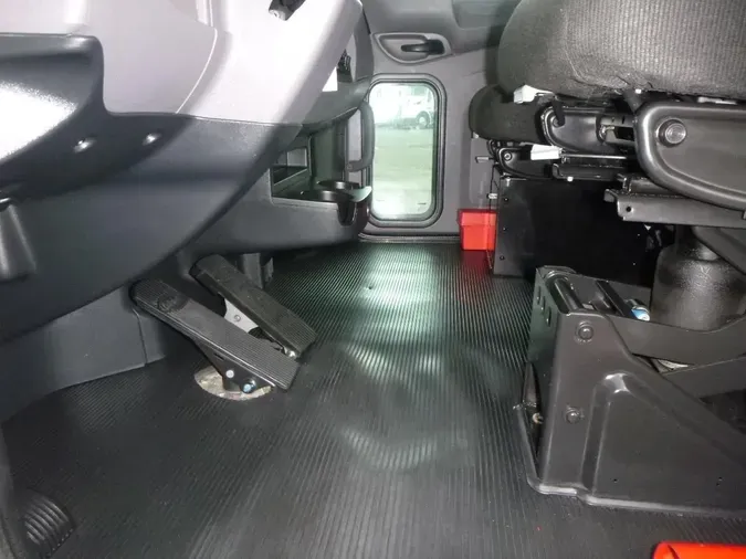 2021 Peterbilt 337