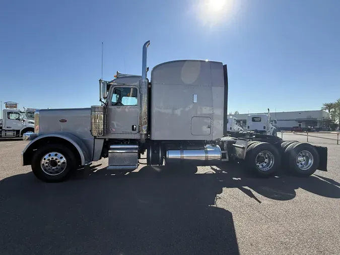 2020 Peterbilt 389