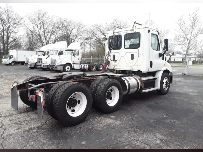 2017 FREIGHTLINER/MERCEDES CASCADIA 113