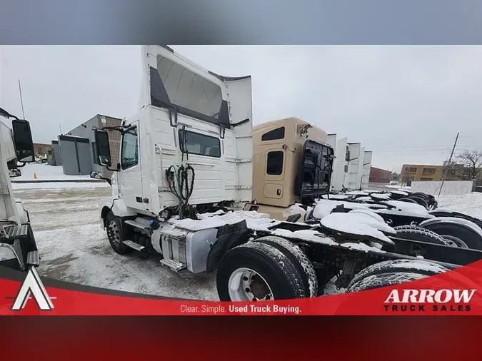 2018 VOLVO VNL300